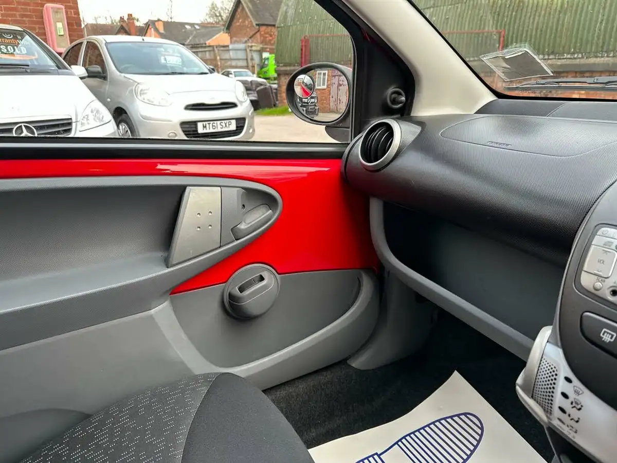 2009-peugeot-107-10-urban-3d-2-tronic-big-20