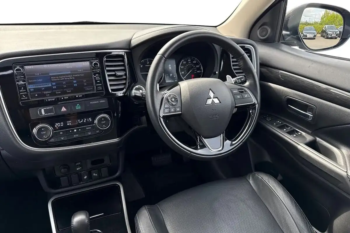 2017-mitsubishi-outlander-22di-d-4-auto-big-17