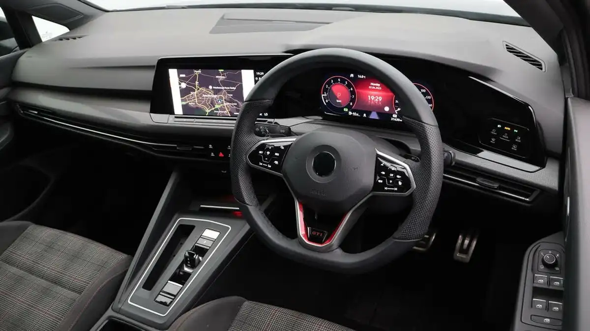 2022-volkswagen-golf-20-tsi-gti-dsg-big-9