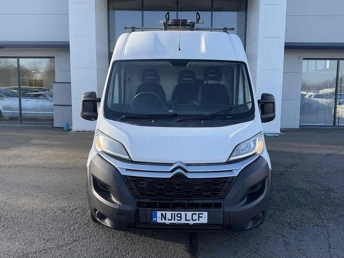 2019-citroen-relay-20bluehdi-35-l2h2-big-1