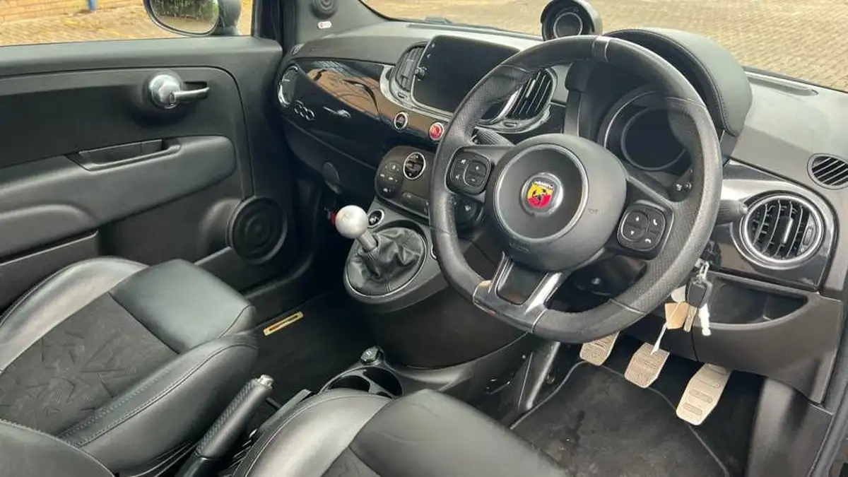 2021-abarth-595-14-tjet-scorpioneoro-big-8