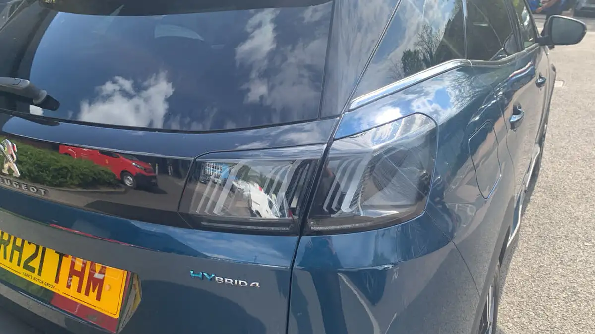 2022-peugeot-3008-suv-16-puretech-gt-premium-300bhp-4wd-hybrid4-e-eat8-big-44