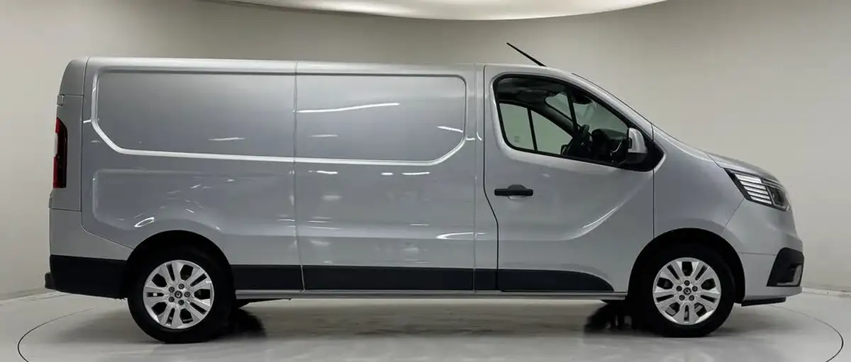 2022-renault-trafic-20dci-ll30-130-sport-big-4