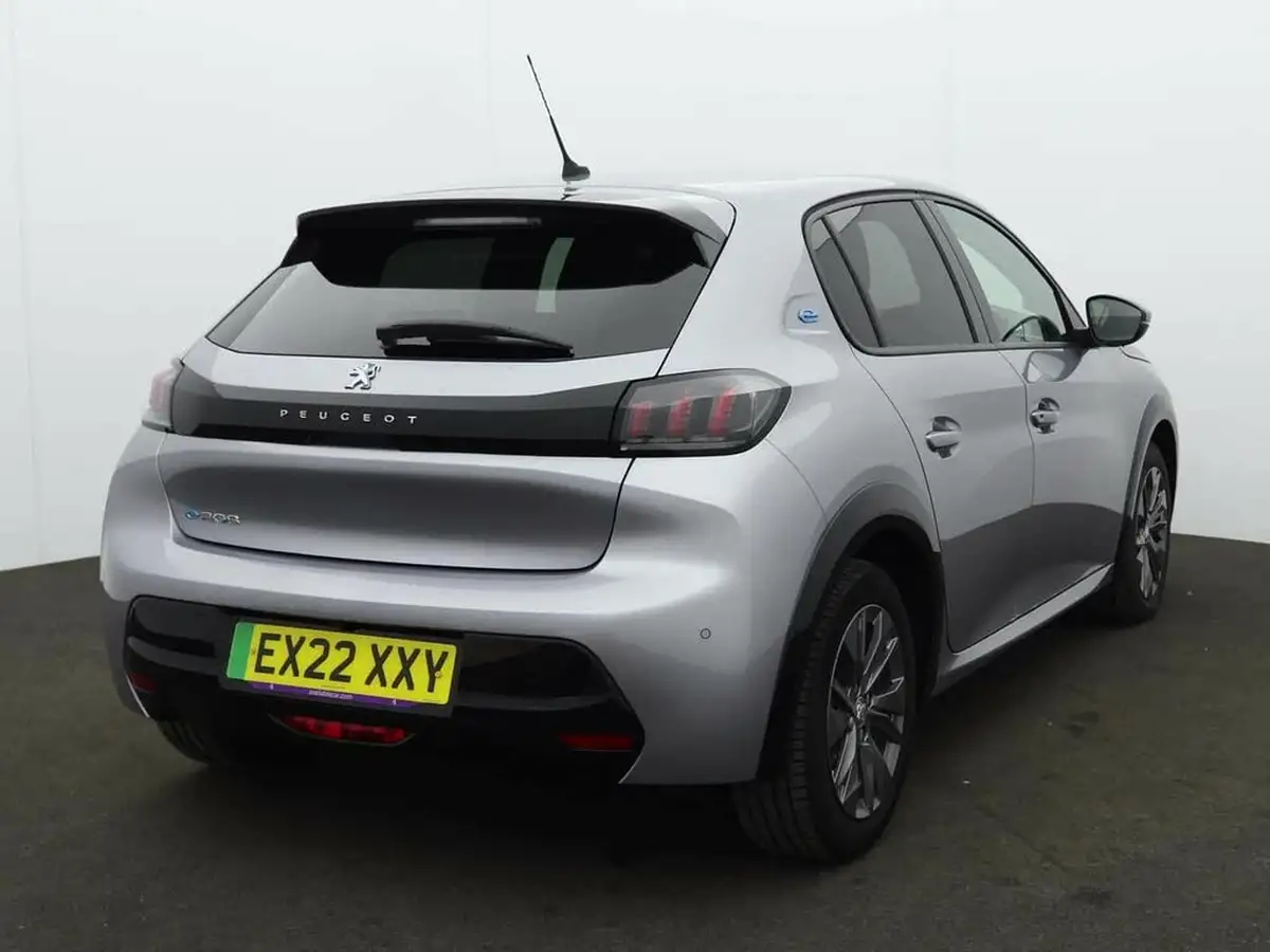 2022-peugeot-208-e-allure-premium-big-4