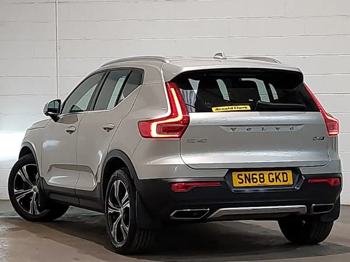 2018-volvo-xc40-20td-d4-inscription-pro-big-1