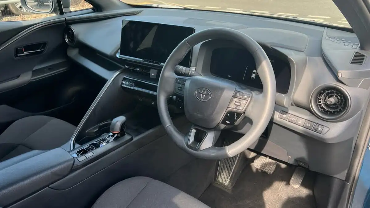 2024-toyota-c-hr-20-vvt-i-design-220bhp-plug-in-big-8