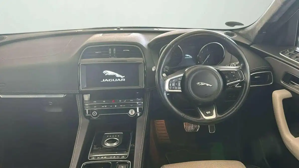 2019-jaguar-f-pace-20-i4d-r-sport-180ps-ss-auto-big-35