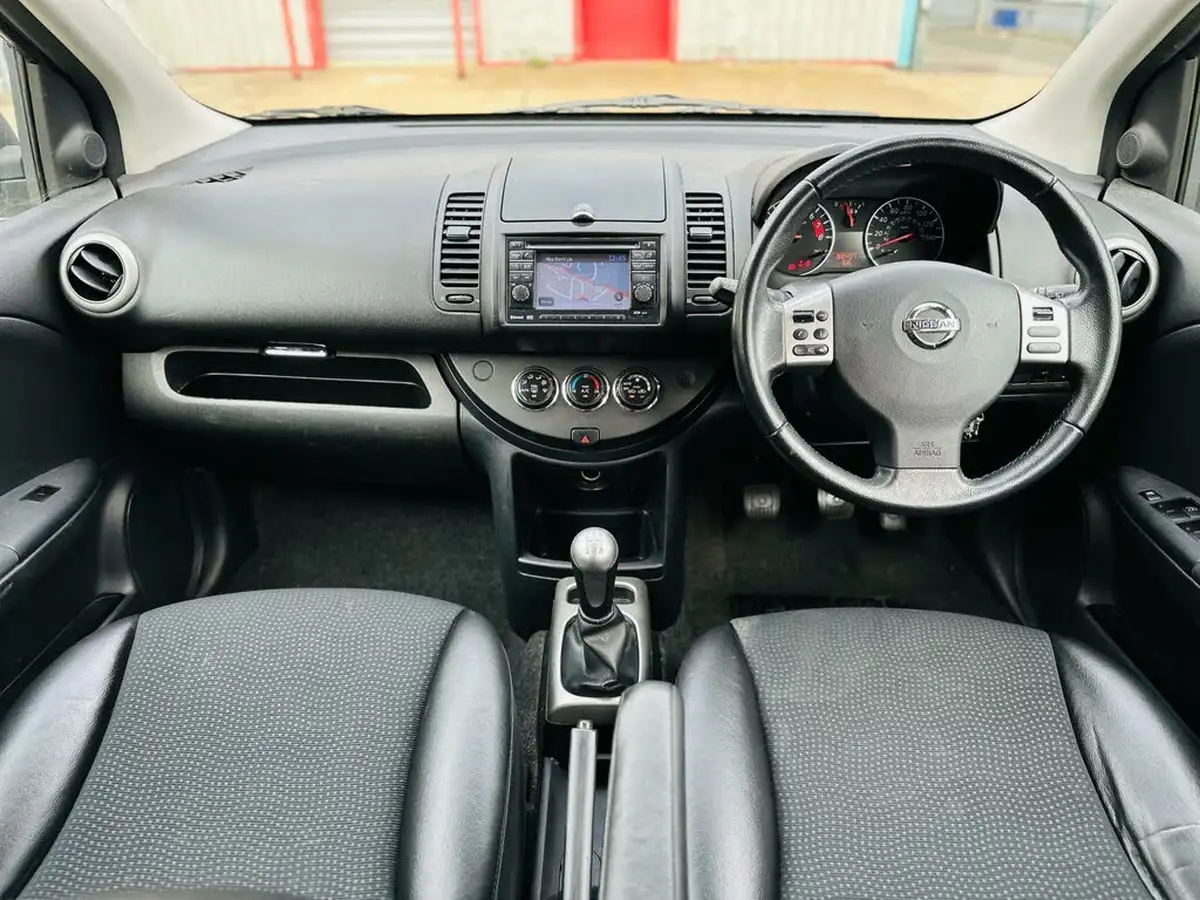 2012-nissan-note-14-n-tec-big-27