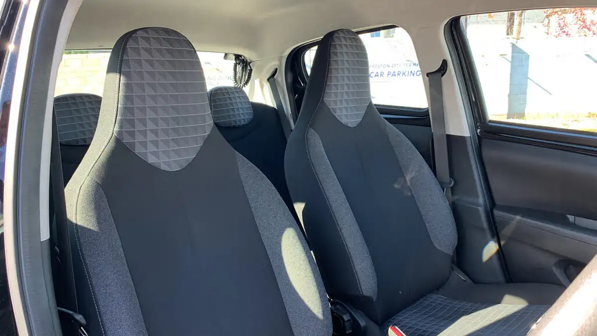 2021-peugeot-108-10-active-5d-big-20