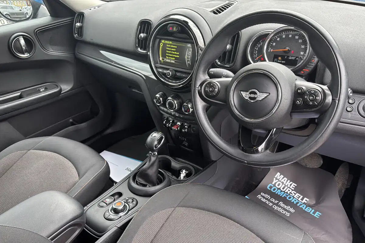 2017-mini-countryman-15-cooper-ss-auto-big-8