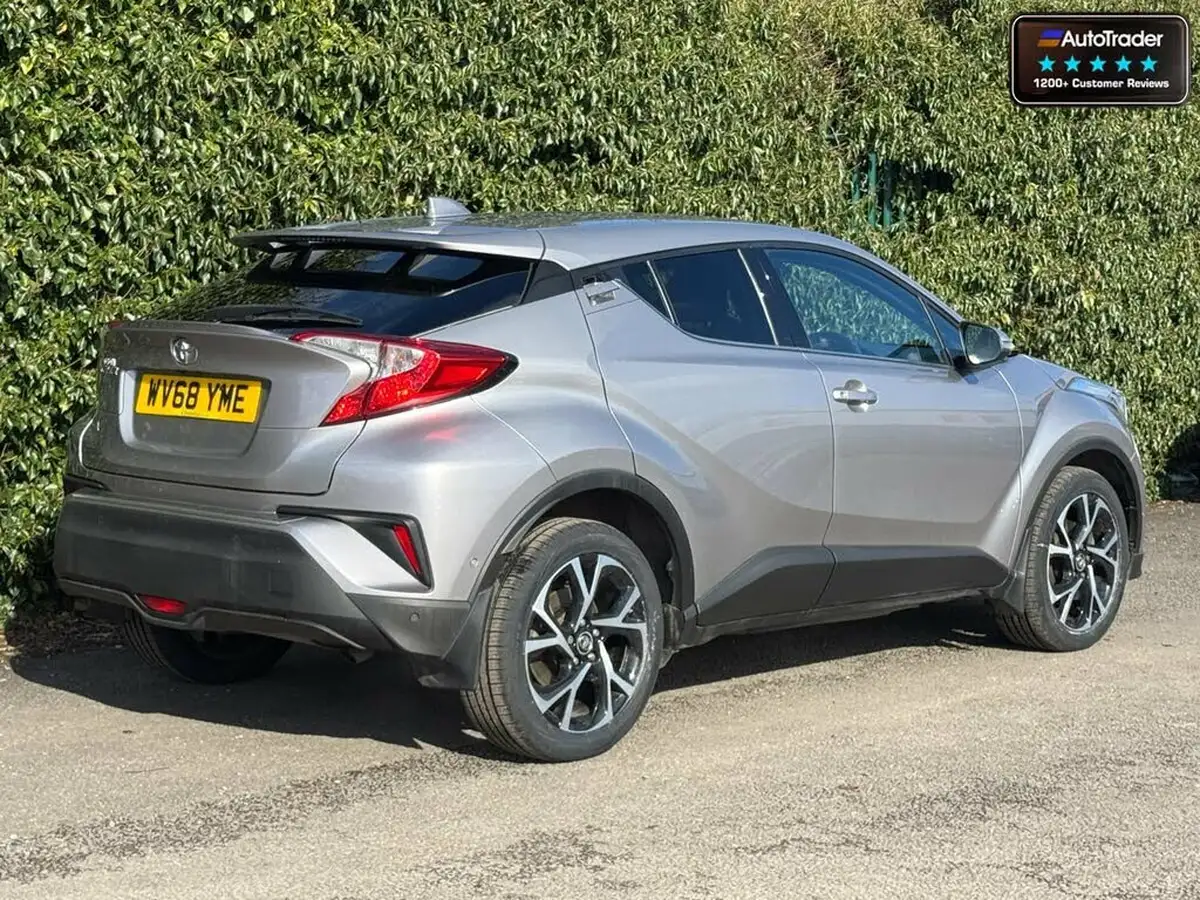 2018-toyota-c-hr-12-design-big-34