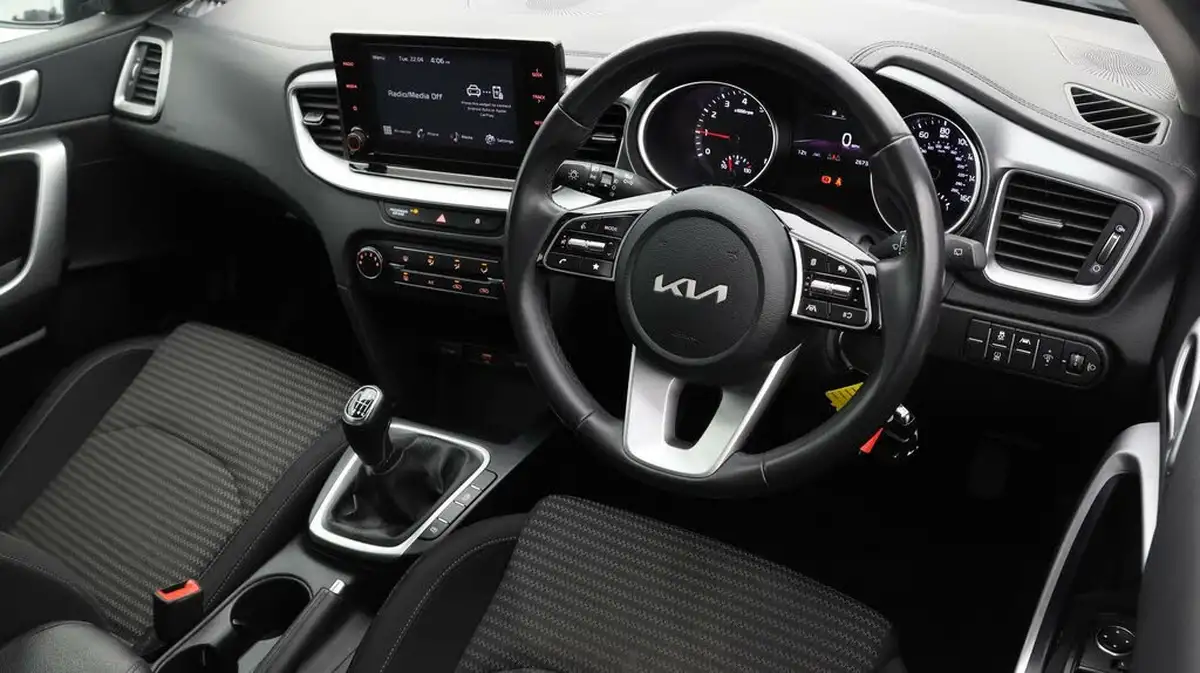 2021-kia-ceed-10-t-gdi-2-hatchback-big-8