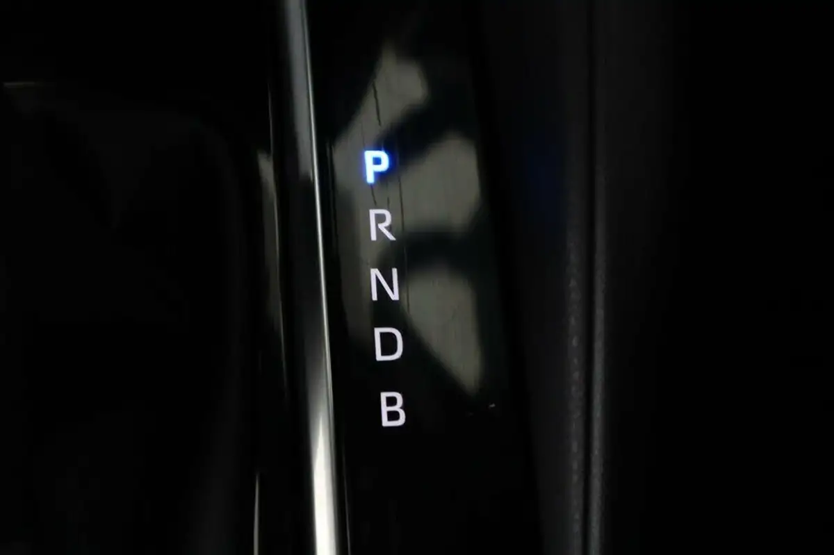 2021-toyota-corolla-18-vvt-i-icon-spare-wheel-hatchback-5d-big-17