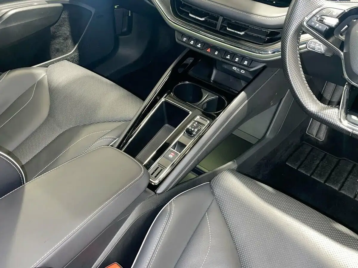 2023-skoda-enyaq-e-80-vrs-coupe-big-12