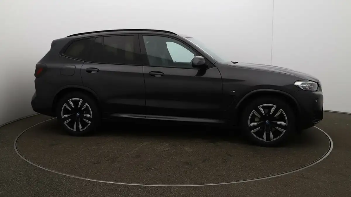 2022-bmw-ix3-e-m-sport-big-42