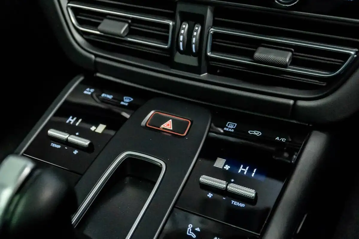 2022-porsche-macan-29-v6-gts-big-29