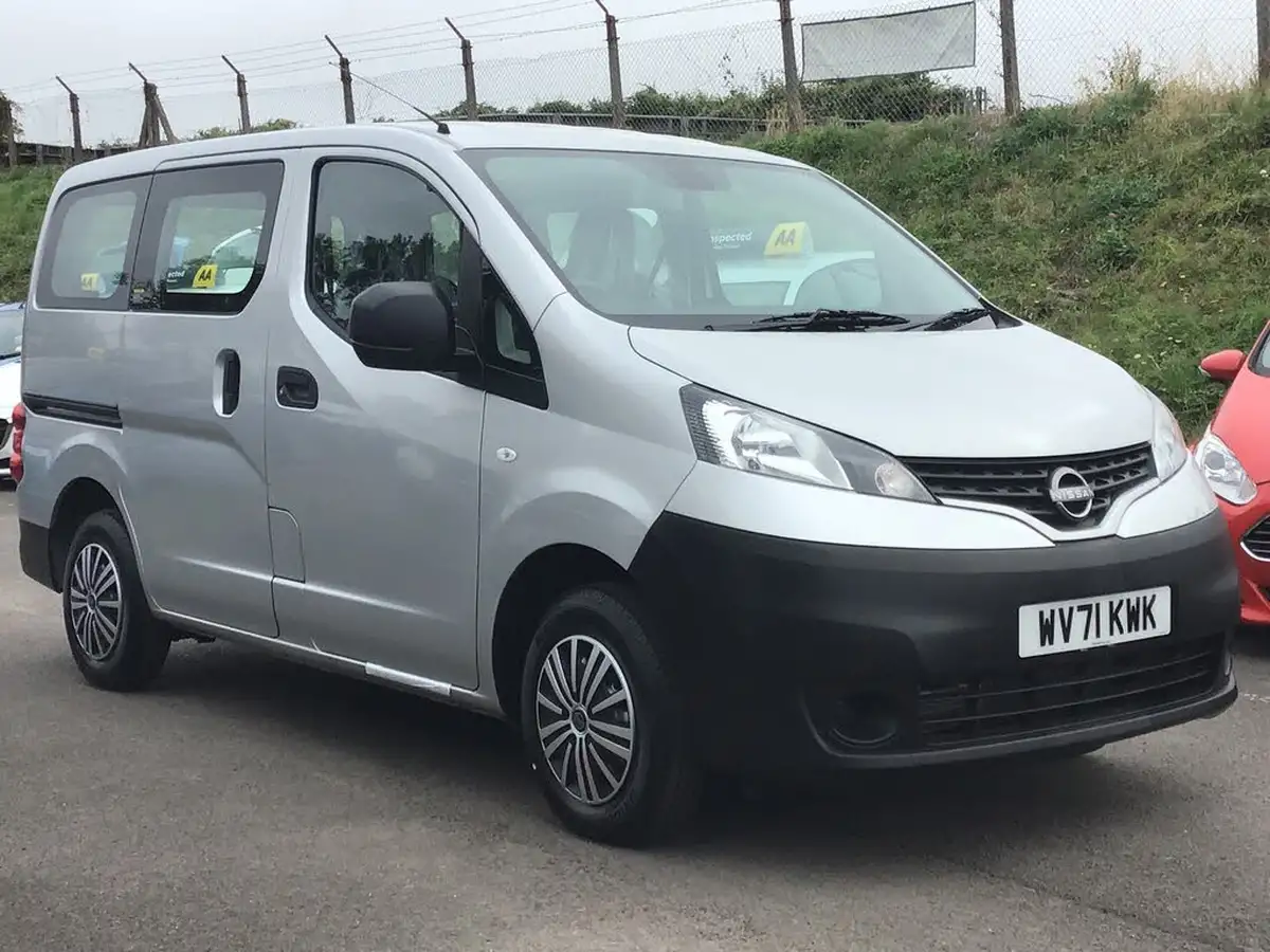 2021-nissan-nv200-big-0