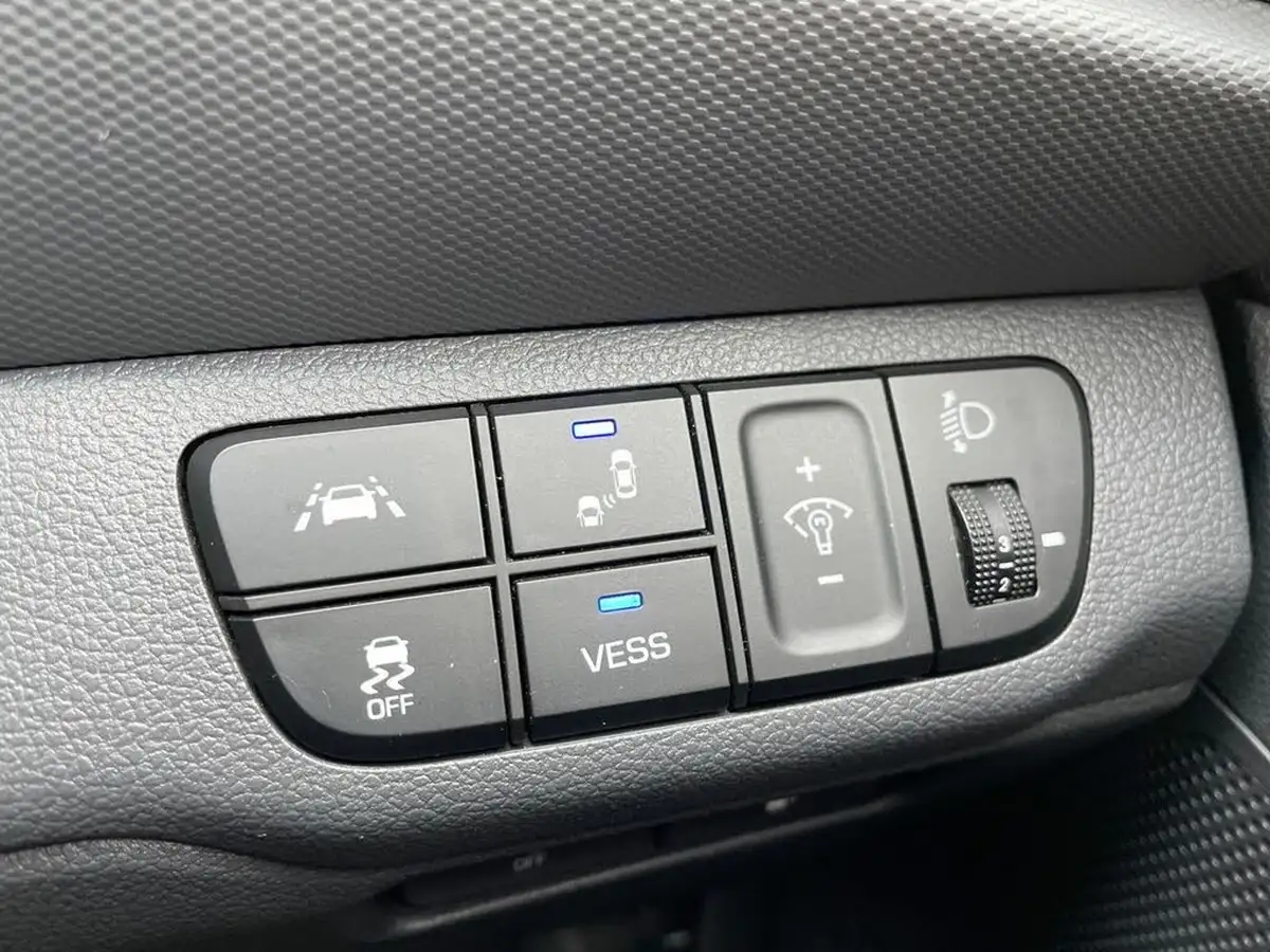 2020-hyundai-ioniq-e-premium-se-electric-100kw-big-24