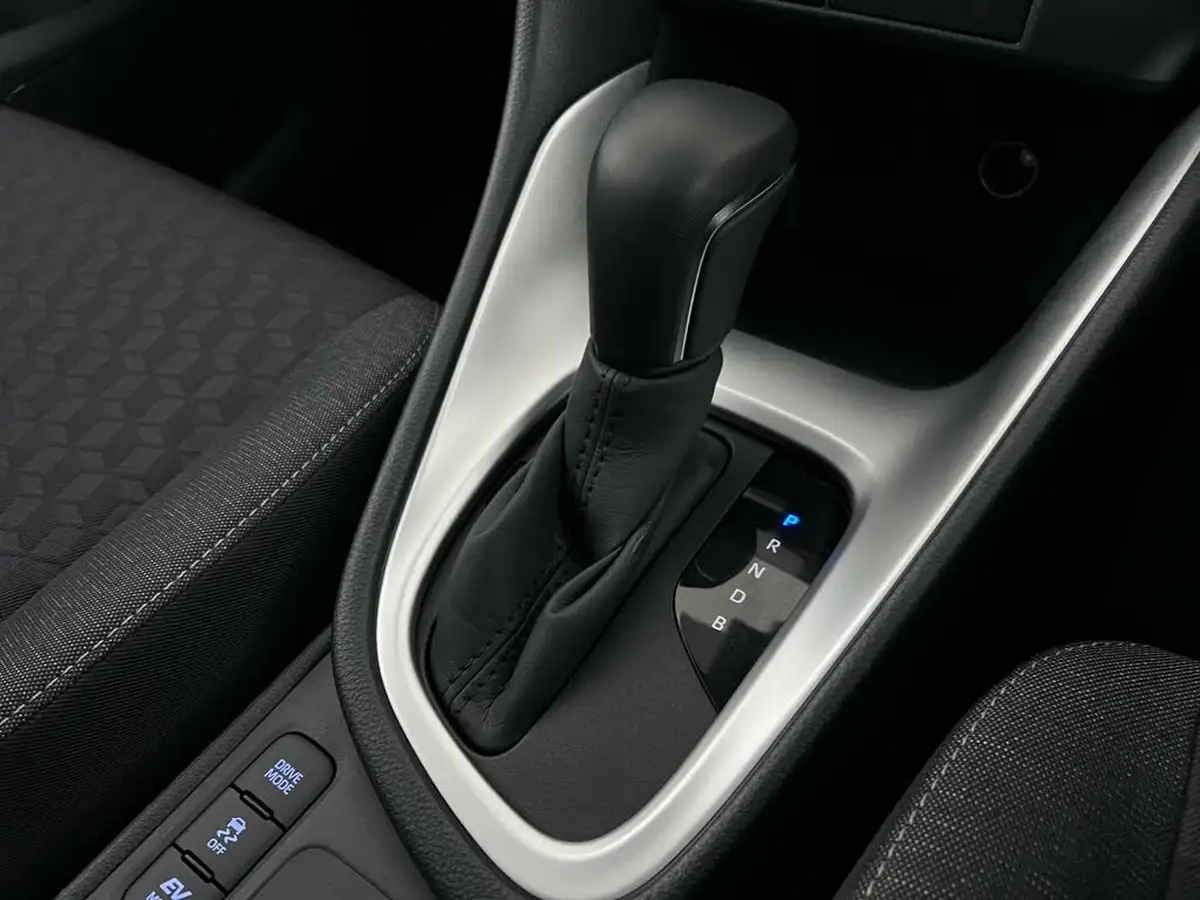 2023-toyota-yaris-15-vvt-i-design-big-29