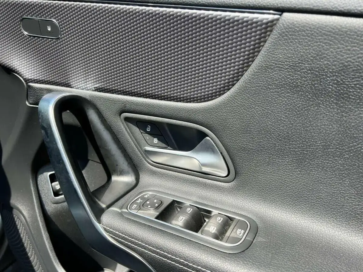 2020-mercedes-benz-a-class-13-a200-sport-executive-saloon-4d-big-31