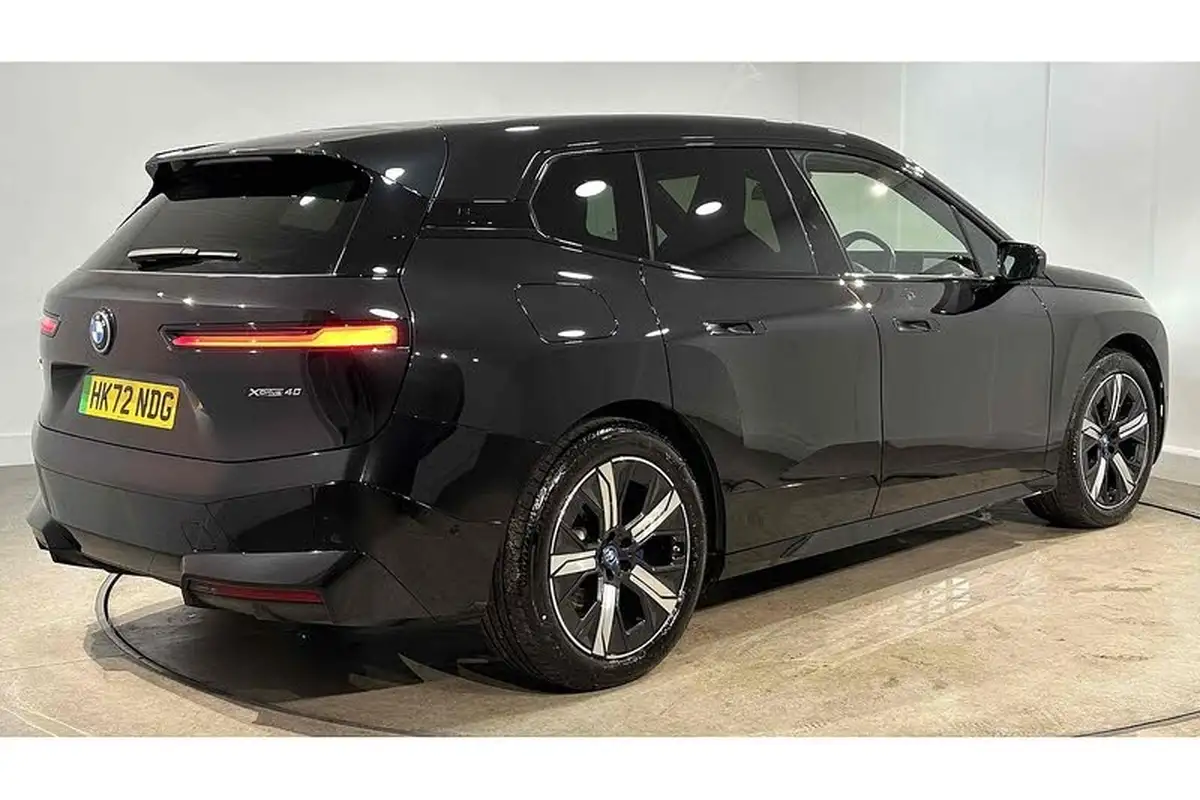 2022-bmw-ix-e-xdrive-40-m-sport-edition-big-6