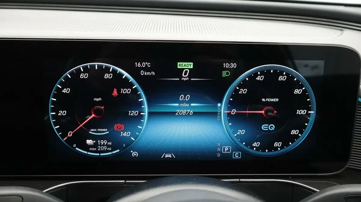 2022-mercedes-benz-eqc-e-eqc-400-amg-line-big-10
