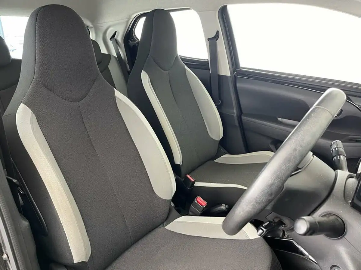 2015-toyota-aygo-10-vvt-i-x-clusiv-5d-big-8