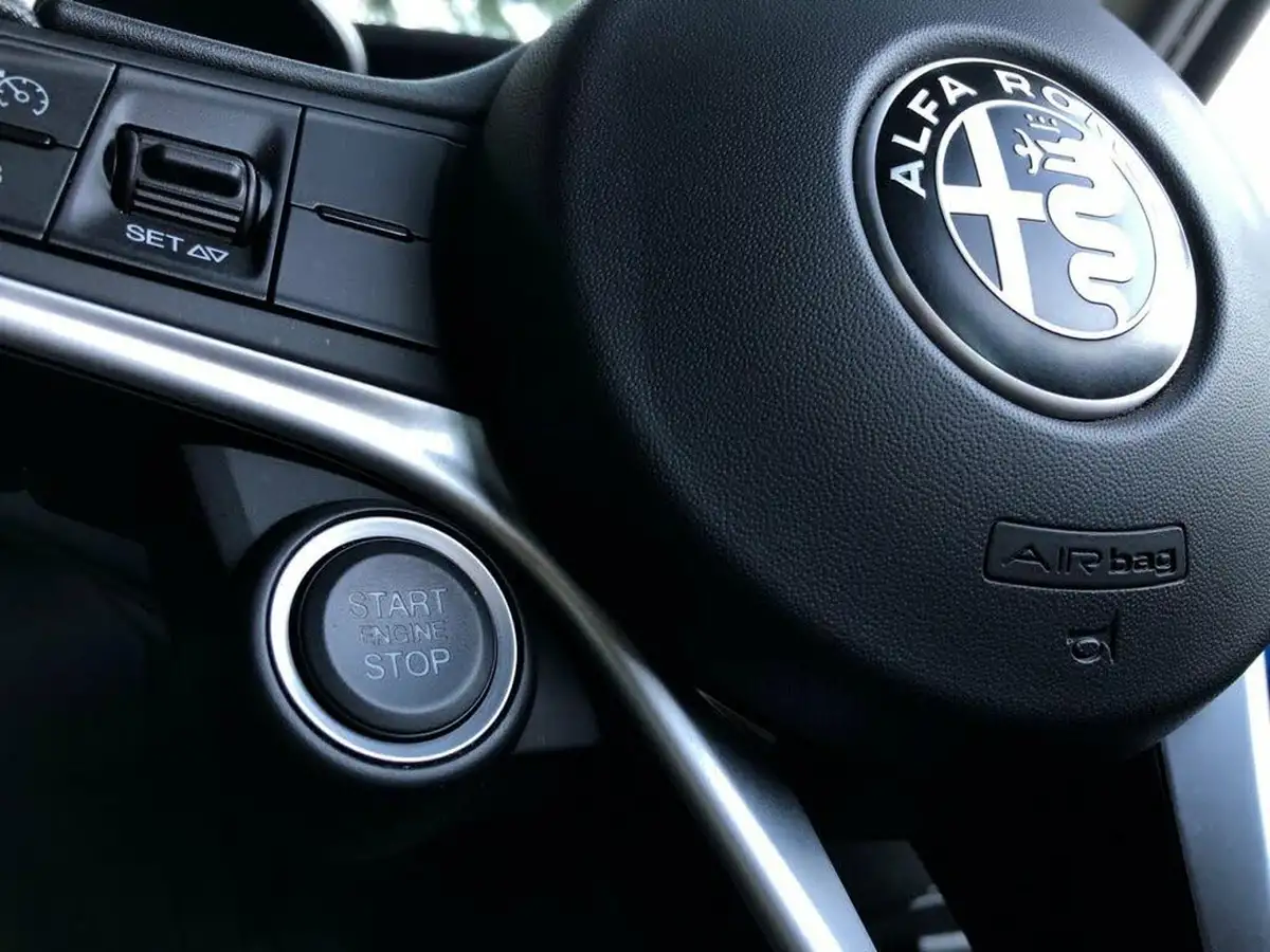 2020-alfa-romeo-giulia-20-veloce-276bhp-dap-big-43