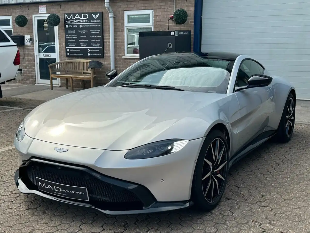 2019-aston-martin-vantage-40-v8-vantage-big-4