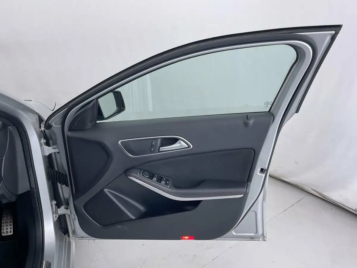 2016-mercedes-benz-a-class-21d-a200d-amg-line-136ps-premiumss-7g-dct-big-28