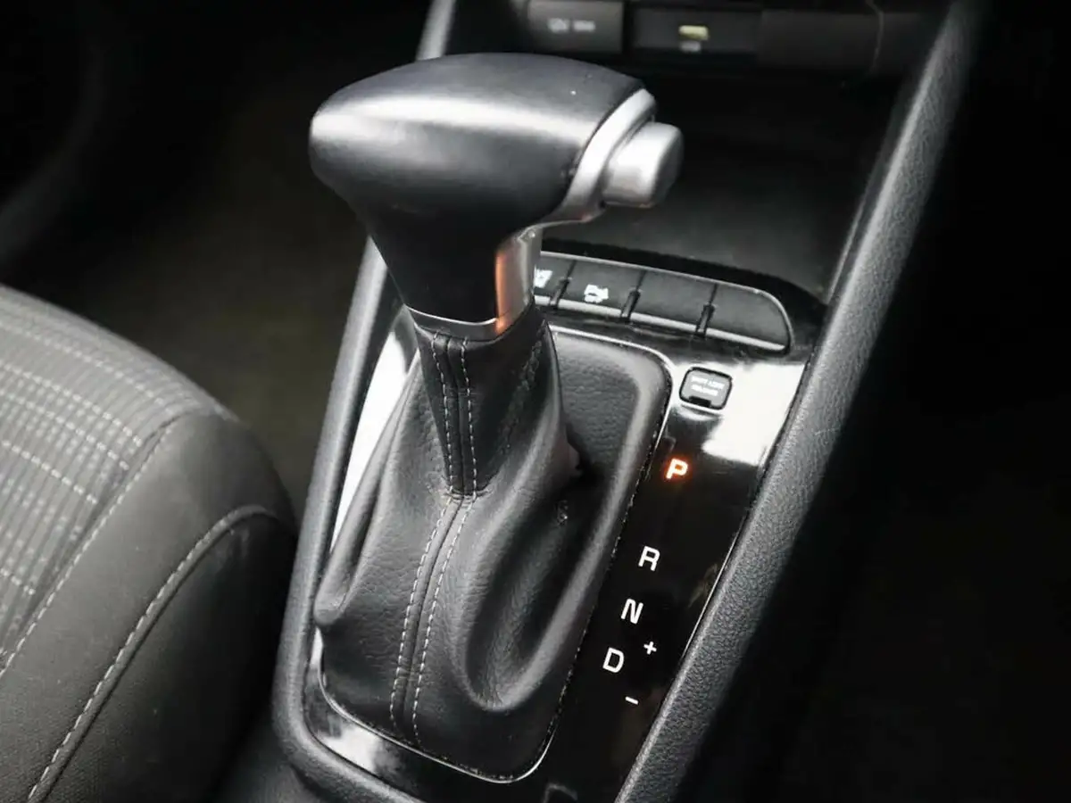 2022-kia-stonic-10-t-gdi-2-dct-big-18