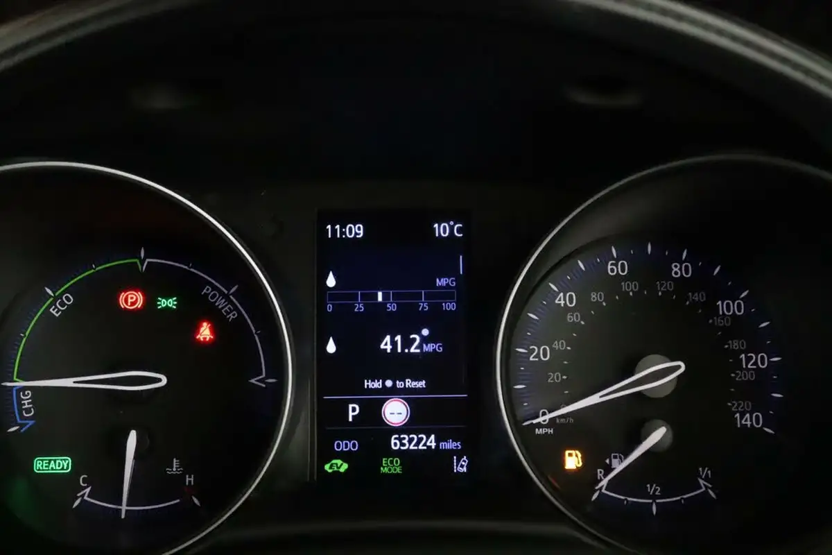 2021-toyota-c-hr-18-vvt-i-icon-big-15