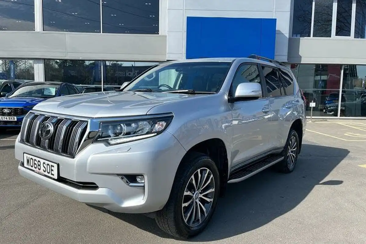 2019-toyota-land-cruiser-28d-4d-icon-7st-big-32