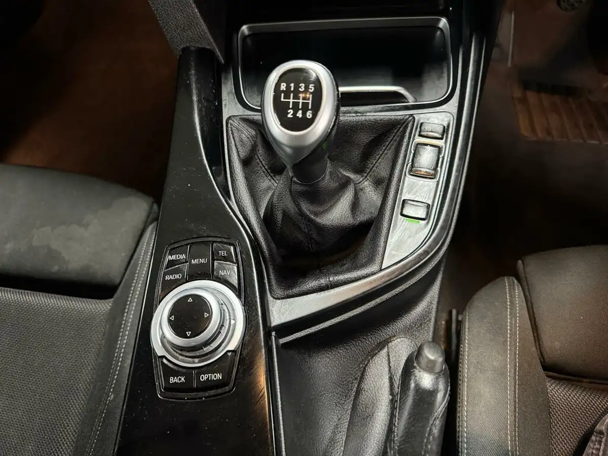2018-bmw-3-series-20td-320d-xdrive-sport-touring-5d-big-48