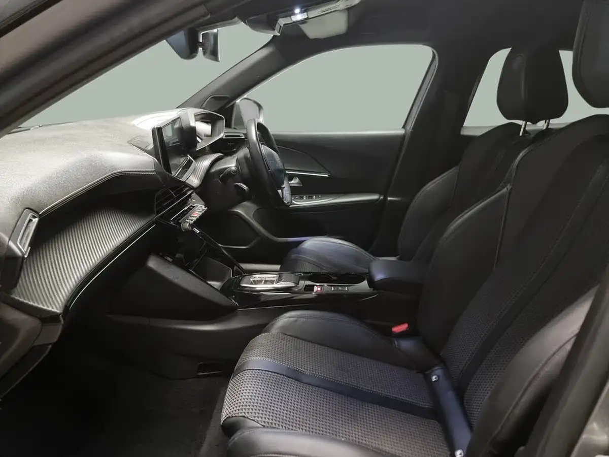 2023-peugeot-2008-suv-e-gt-136bhp-50kwh-station-wagon-big-2