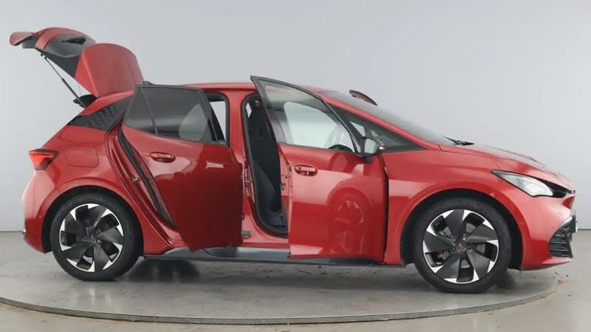 2022-cupra-born-e-v2-204ps-58kwh-big-9