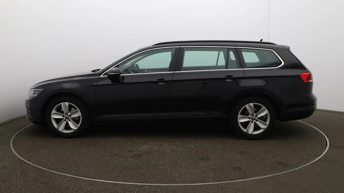 2022-volkswagen-passat-20tdi-se-nav-150ps-estate-5d-dsg-big-55