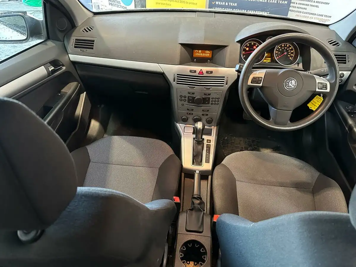 2009-vauxhall-astra-18-club-16v-vvt-140ps-hatchback-auto-big-10