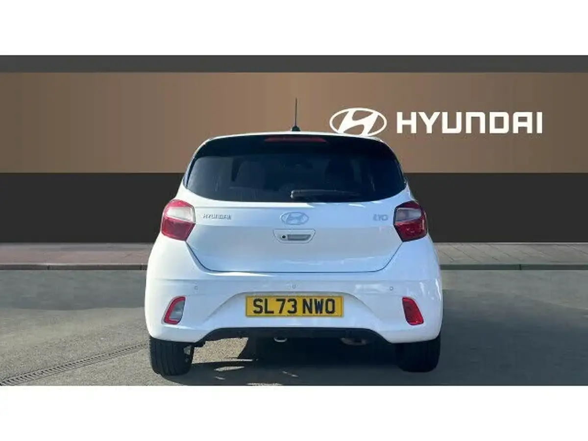 2023-hyundai-i10-12-premium-big-5