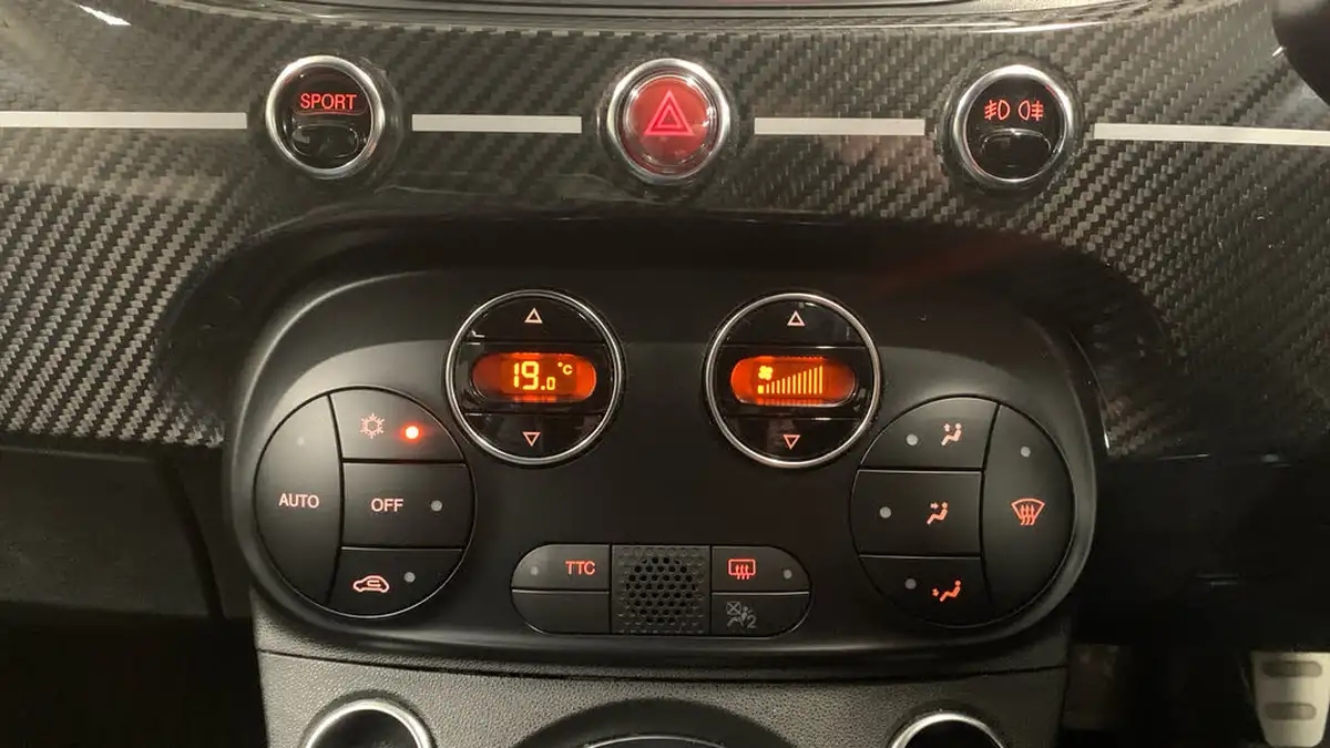 2018-abarth-695c-14-tjet-rivale-182ps-mta-big-33