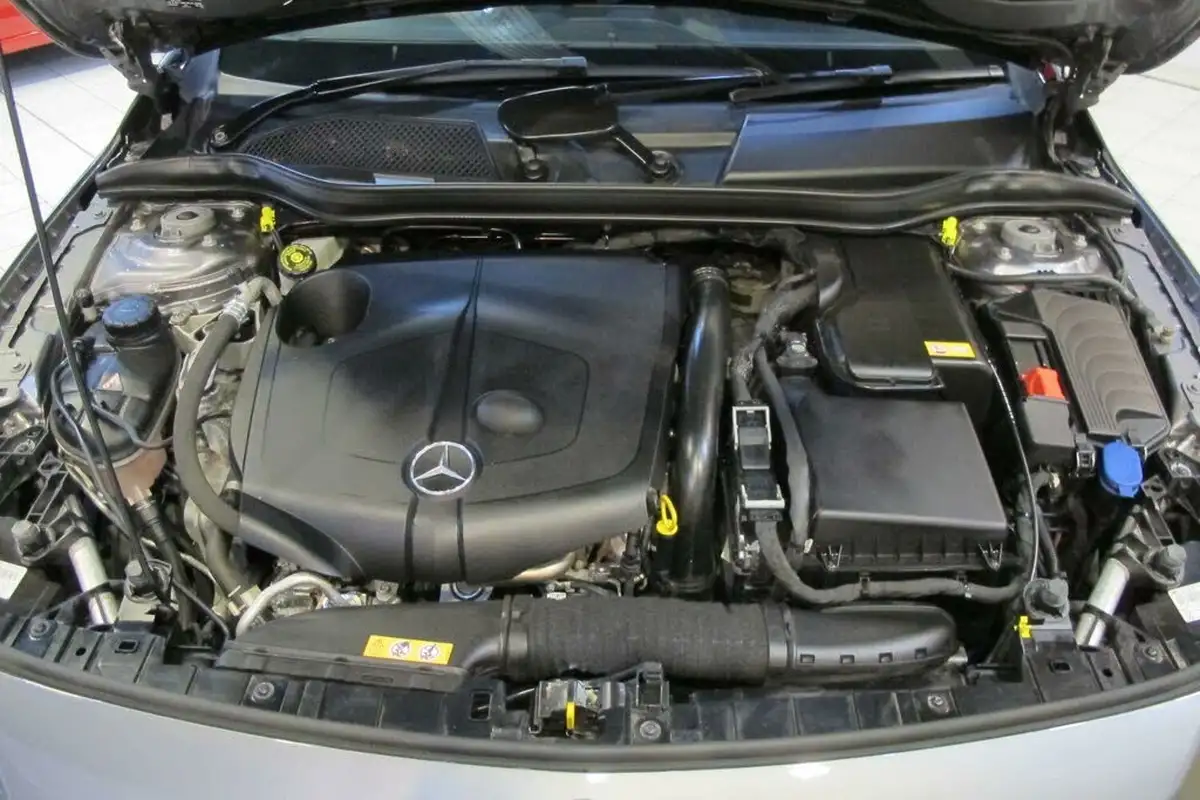 2016-mercedes-benz-gla-class-21d-gla-200d-sport-ss-7g-dct-big-15