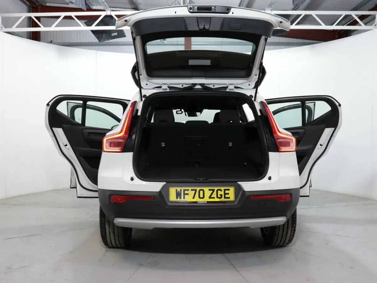 2020-volvo-xc40-15-t3-momentum-big-51