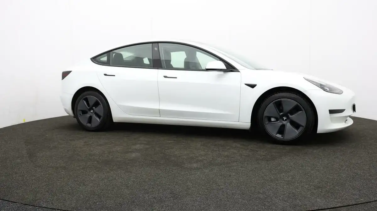 2021-tesla-model-3-e-standard-plus-big-37