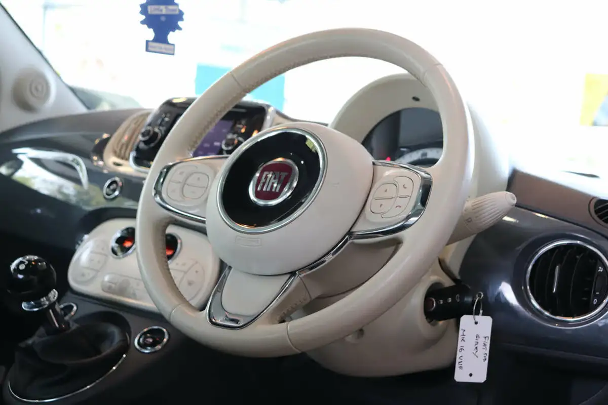 2016-fiat-500-12-lounge-big-19