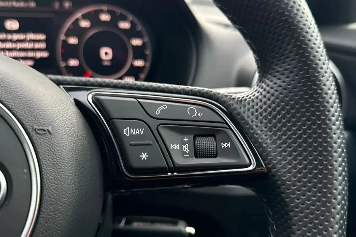 2022-audi-q2-15-35-tfsi-s-line-tronic-big-48