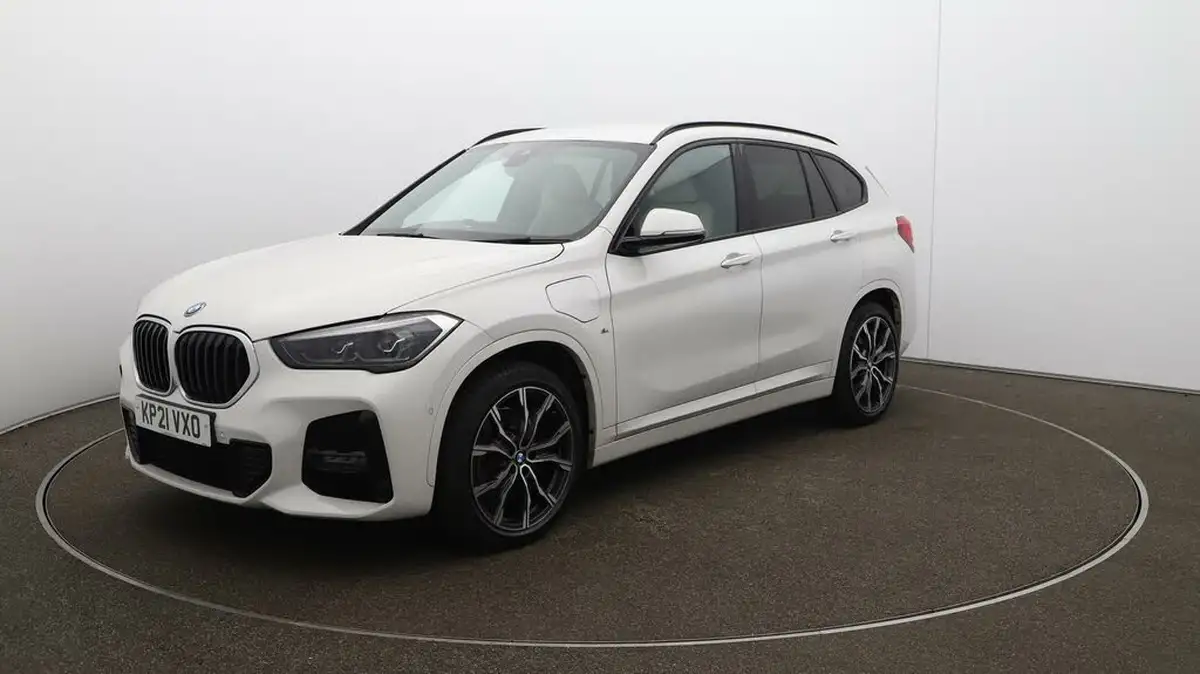 2021-bmw-x1-15-xdrive-25e-phev-m-sport-big-3