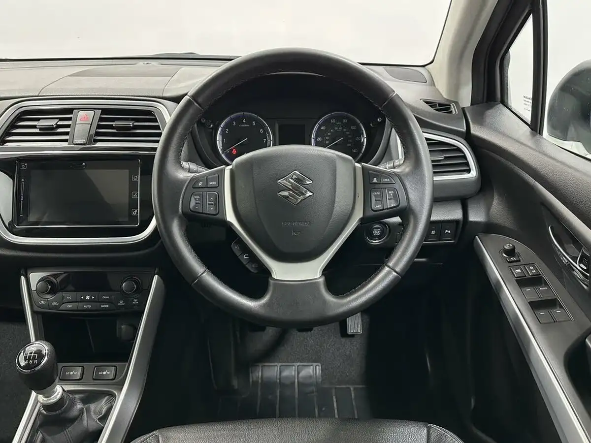 2018-suzuki-s-cross-14-boosterjet-sz5-big-10