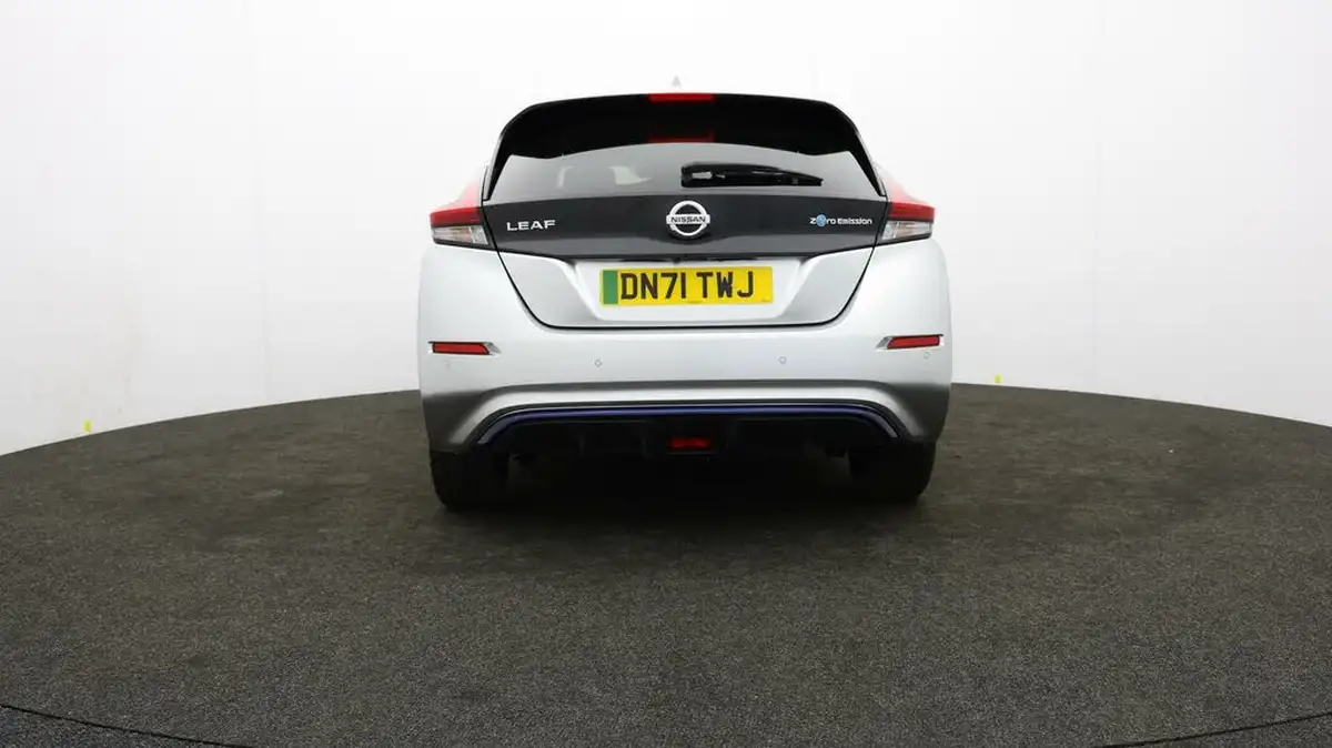 2021-nissan-leaf-e-tekna-big-45