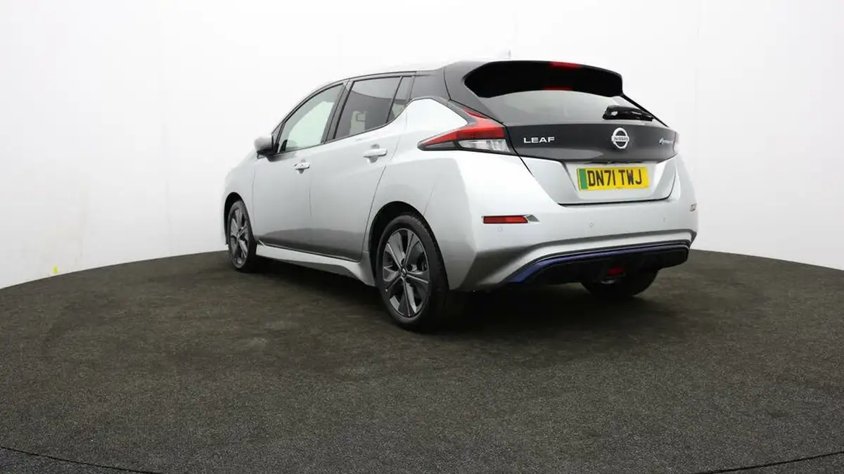 2021-nissan-leaf-e-tekna-big-69