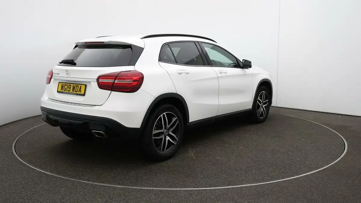 2019-mercedes-benz-gla-class-16-gla-180-urban-edition-ss-big-45